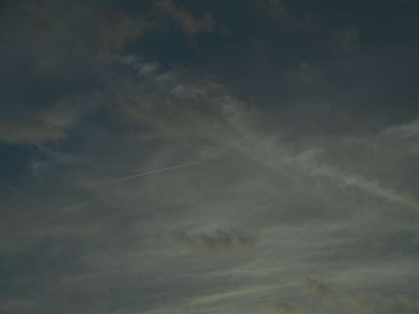 fichier 20180428_0719_001d921_route_avion_dans_le_ciel-0.jpg