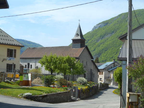 fichier 20180428_1142_d991_route_chezery_forens_eglise-0.jpg