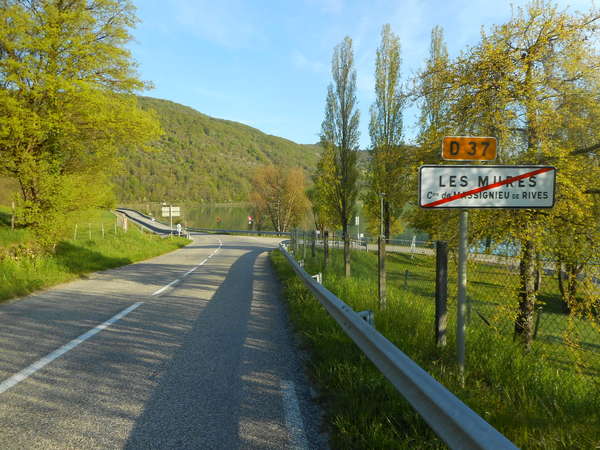 fichier 20180418_0828_001d37_route_les_mures_panneau_fin-0.jpg