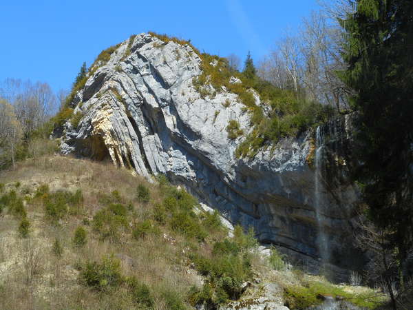 fichier 20180418_1432_003d436_route_chapeau_de_gendarme_cascade-0.jpg