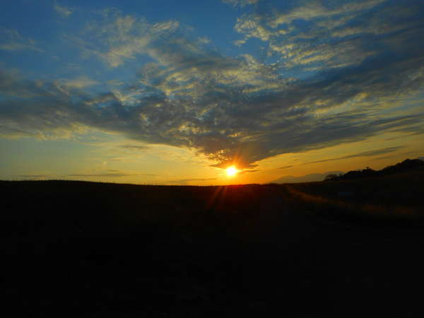 fichier 20180616_0622_d155_route_lever_soleil-0.jpg