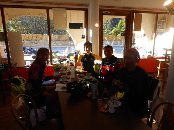 fichier 20181004_0900_d1091_route_la_grave_ravitaillement_janis_devillers_rodolphe_piascuto_christophe_chauveton_anne-laure_fontaine-0.jpg