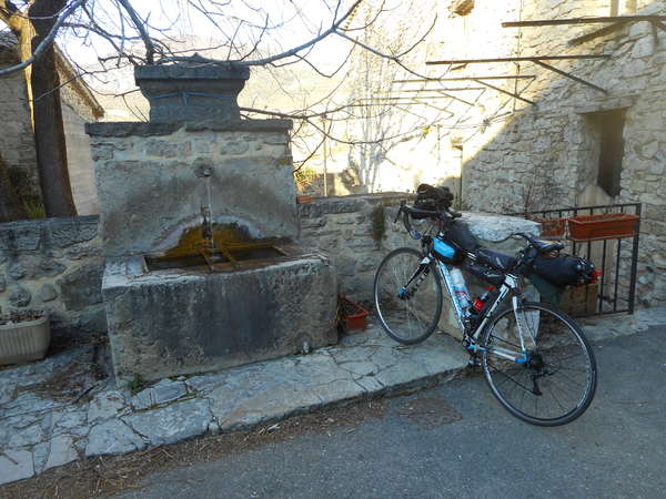 fichier 20190227_1639_d546_route_saint_auban_sur_ouveze_fontaine-0.jpg