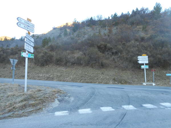 fichier 20190228_0800_d173_route_carrefour_gauche_panneau-0.jpg