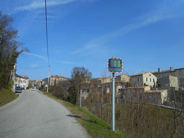 fichier 20190228_1237_002d70_route_vue_beaufort_sur_gervanne_panneau_vitesse-0.jpg