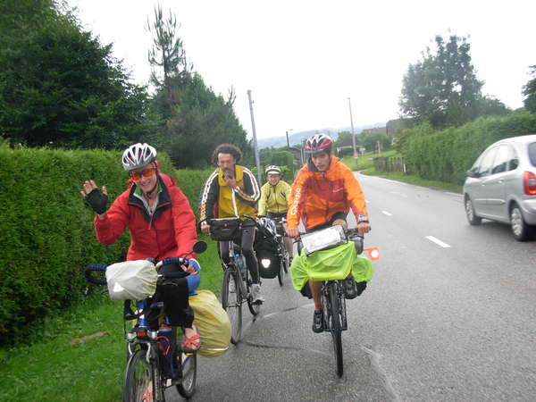 fichier 20080714_1115_d925_route_cyclos_randonneurs_dorina_bernhard_isabelle_michael-0.jpg