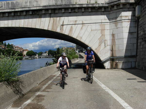 fichier 20080714_1604_001voie_berge_route_cyclos_randonneurs_isabelle_bernhard-0.jpg