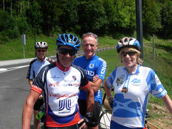 fichier 20080802_1412_d103_route_english_riders_hugh_harrison_anne_young-0.jpg