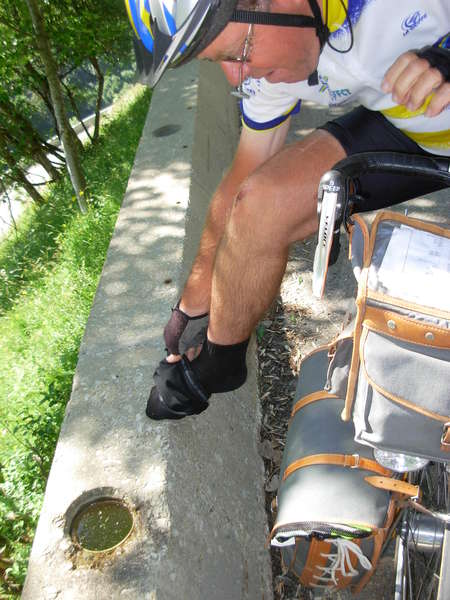 fichier 20090628_1044_d213_route_jean-claude_loire_retire_jambiere-0.jpg