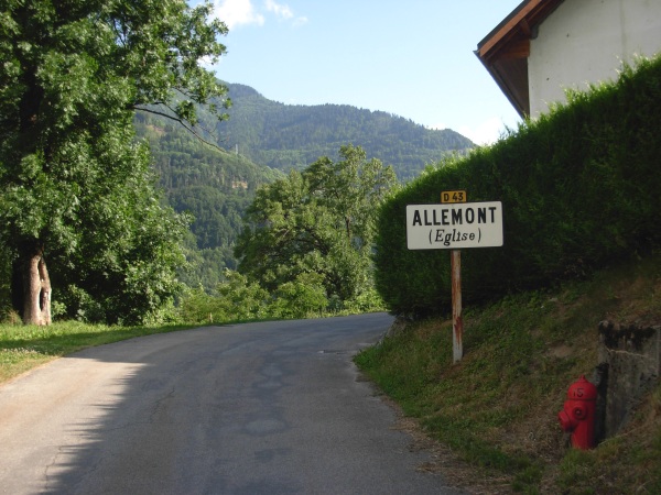BRA 2009 - Qui le fait ? Des conseils ? 20090628_1758_d43_route_allemont_panneau-g