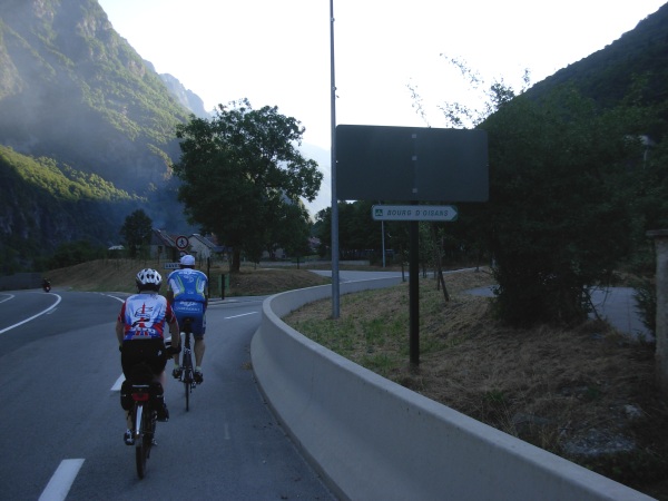 BRA 2009 - Qui le fait ? Des conseils ? - Page 2 20090712_0753_d1091_route_vers_gavet-g