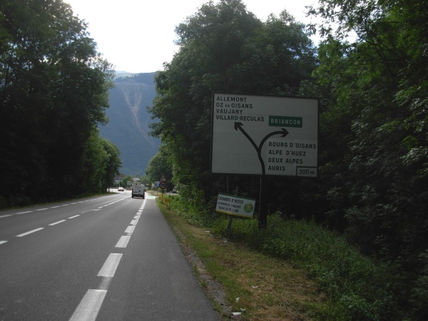 BRA 2009 - Qui le fait ? Des conseils ? - Page 2 20090712_0834_d1091_route_rochetaillee_panneau-g